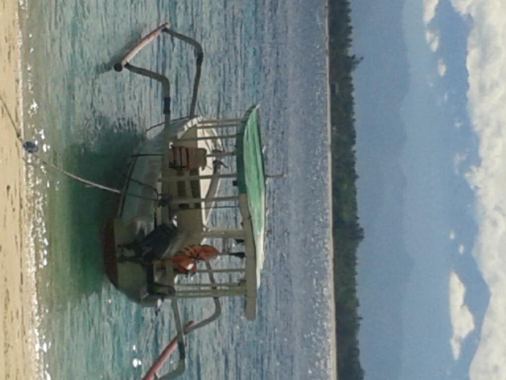 Fantastic Cottages Gili Meno Exterior photo