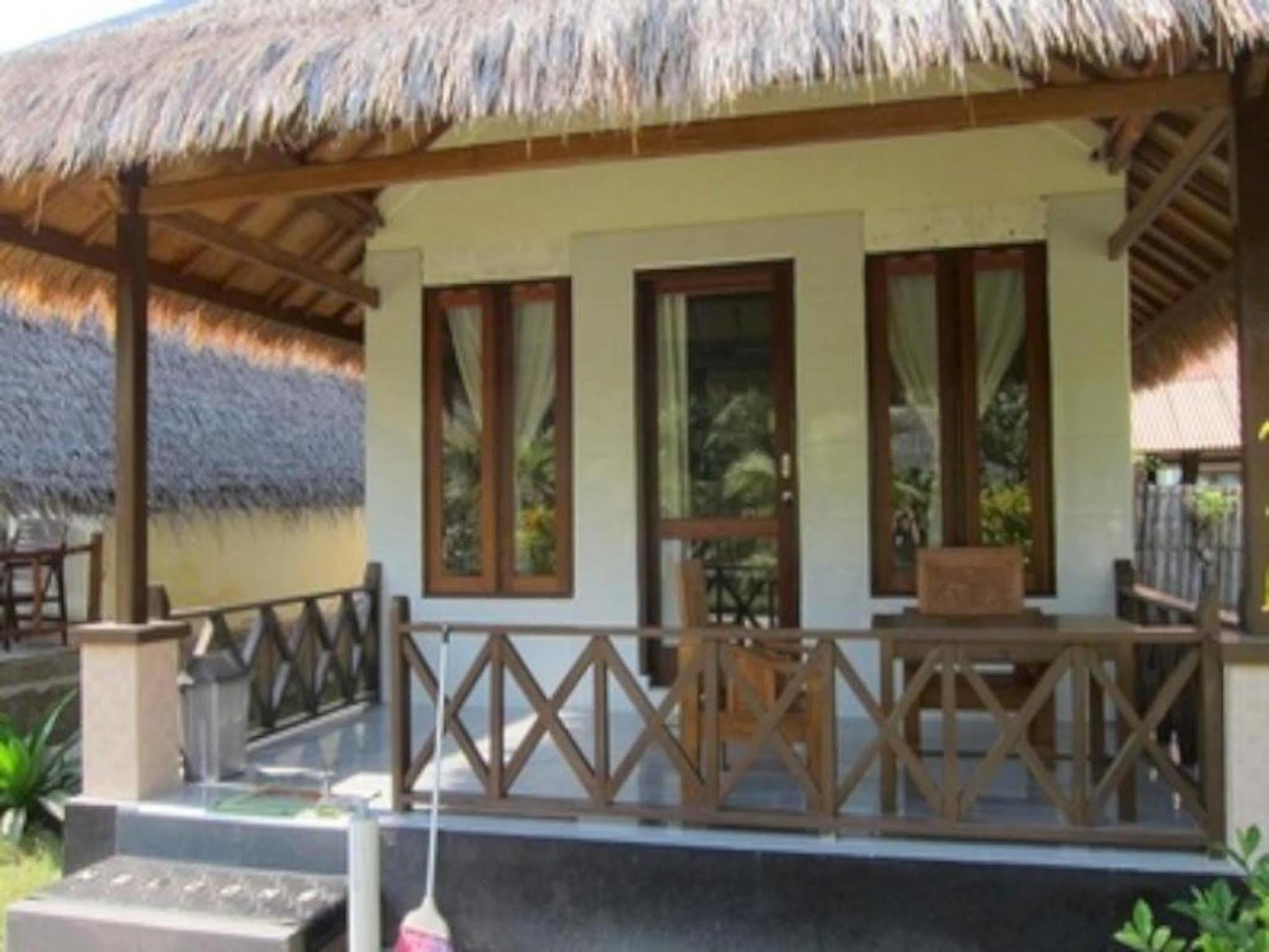 Fantastic Cottages Gili Meno Exterior photo